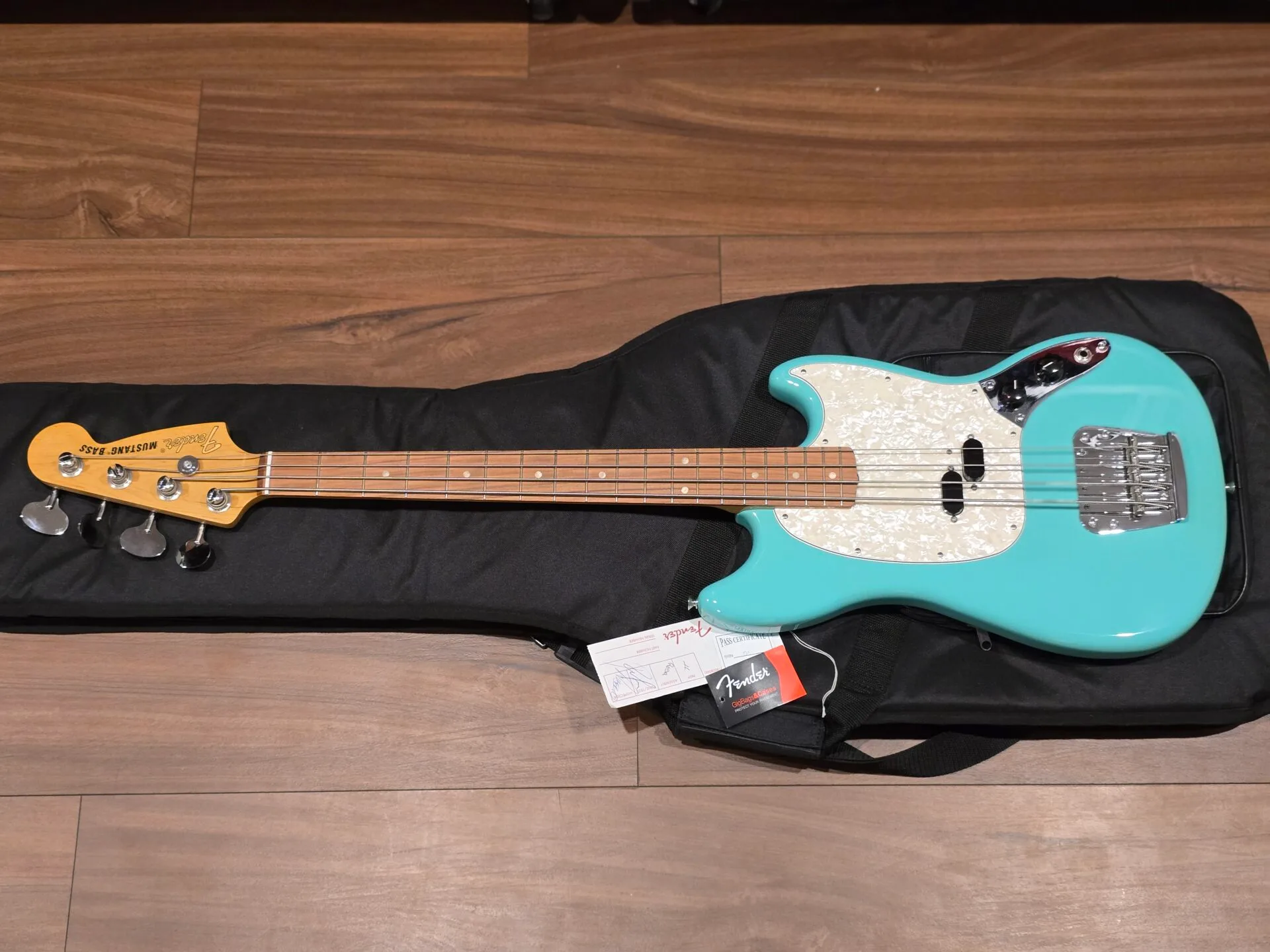 Fender Vintera '60s Mustang Bass – Image 3