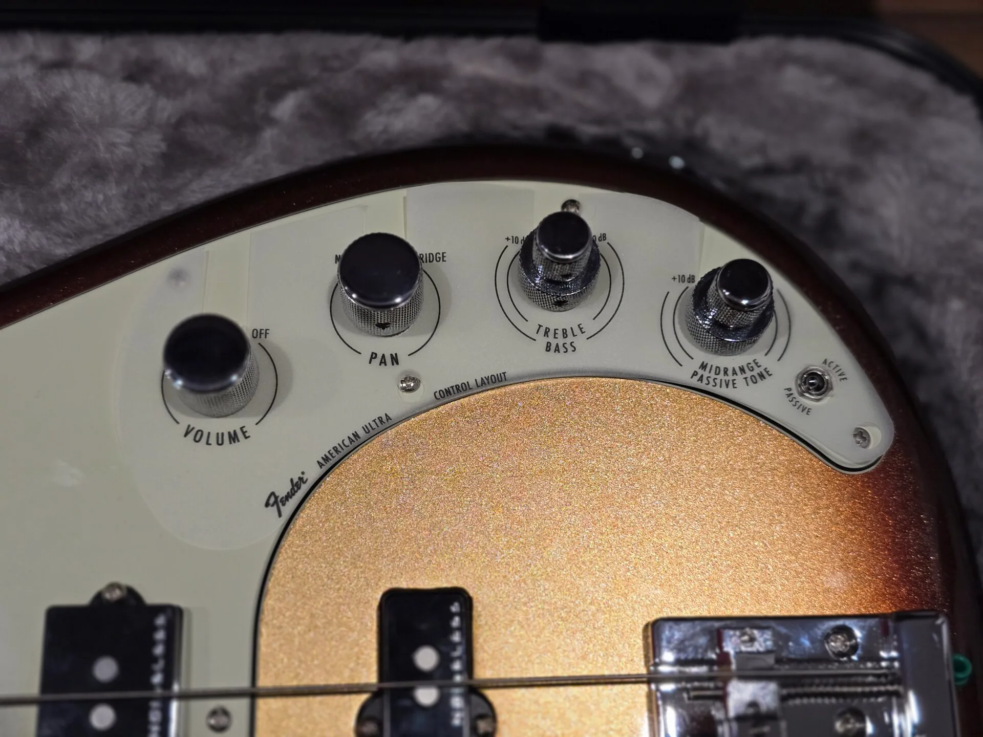 Fender American Ultra Precision Bass - Image 5