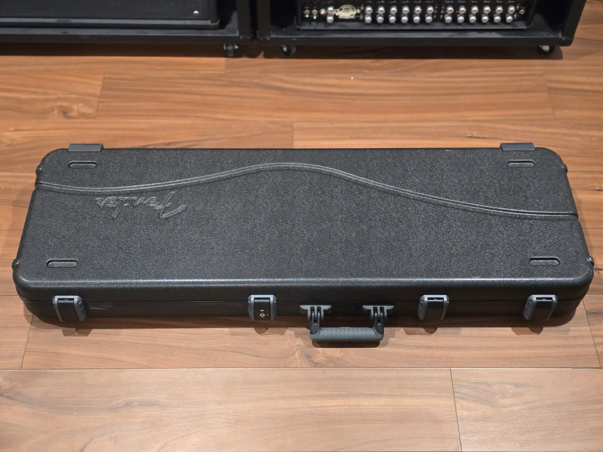 Fender American Ultra Precision Bass - Image 6