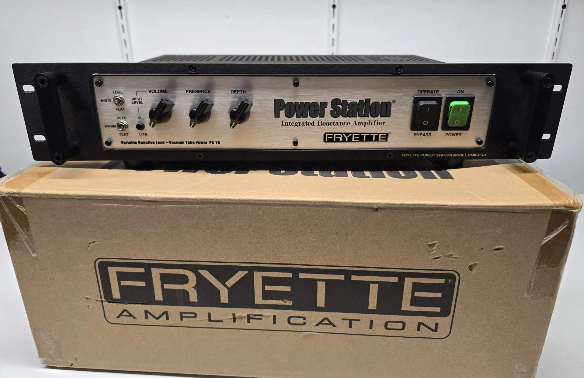 Fryette Power Station PS-2A + Deluxe Rack Mount Kit