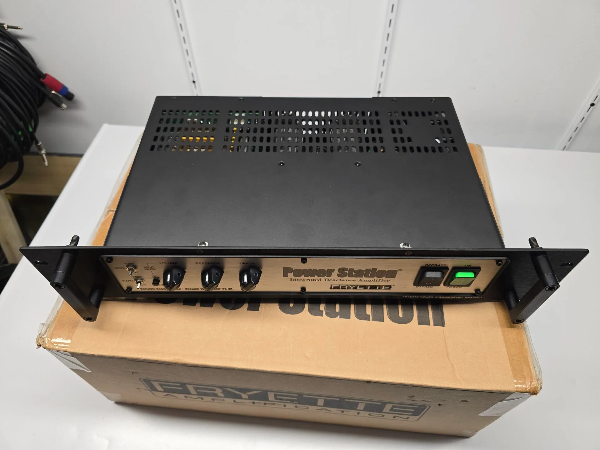 Fryette Power Station PS-2A + Deluxe Rack Mount Kit - Image 2